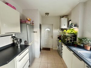 Kitchen- click for photo gallery